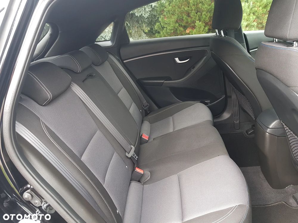 Hyundai i30 blue 1.4 Style - 23