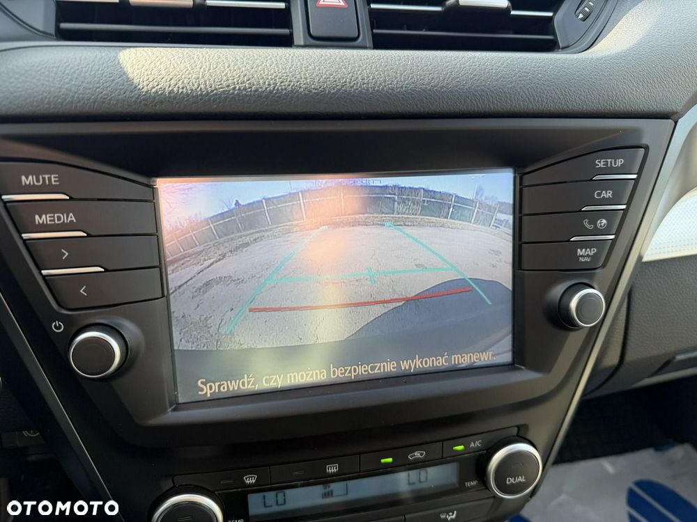 Toyota Avensis - 12