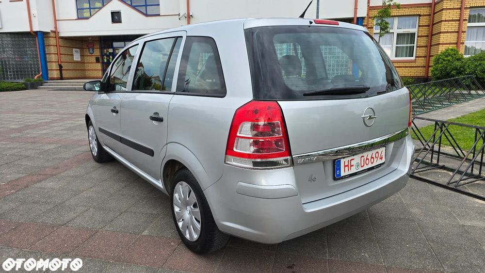 Opel Zafira - 4