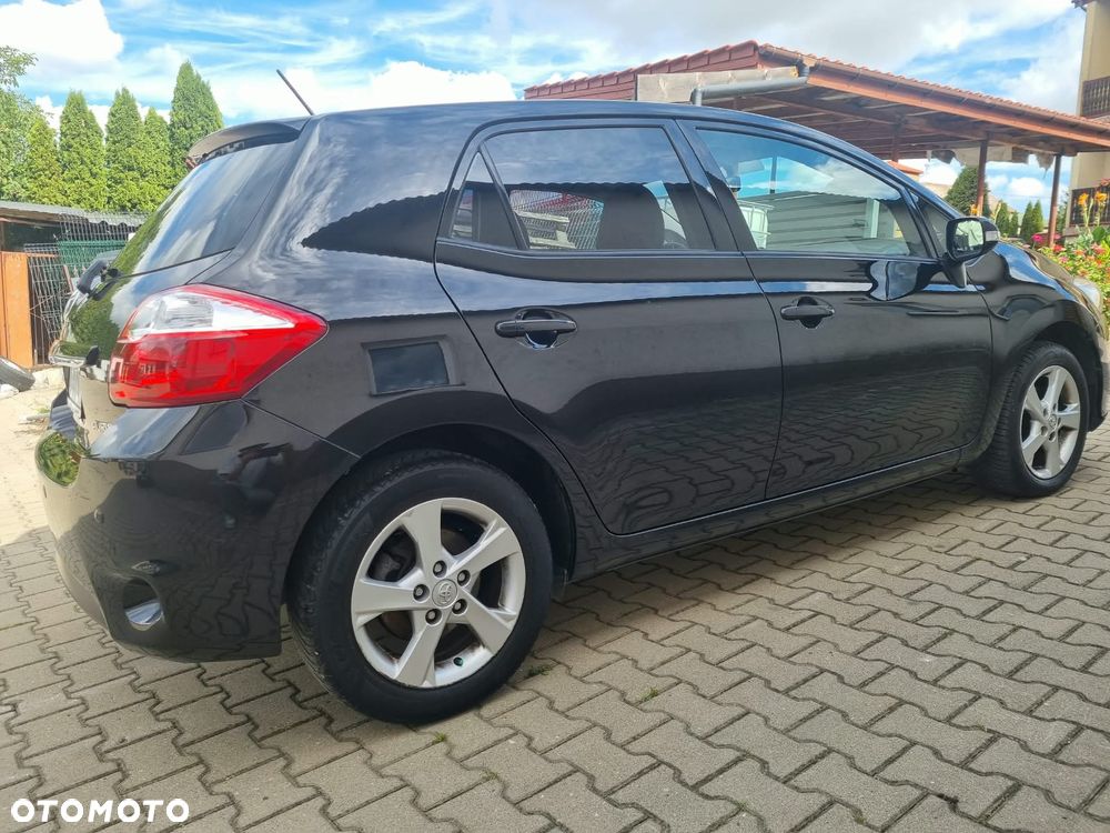 Toyota Auris 1.6 Premium + - 2