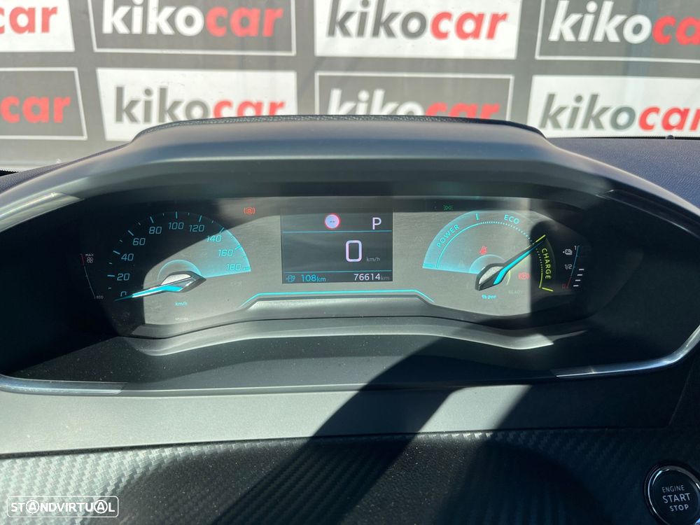 Peugeot e-208 Allure - 23