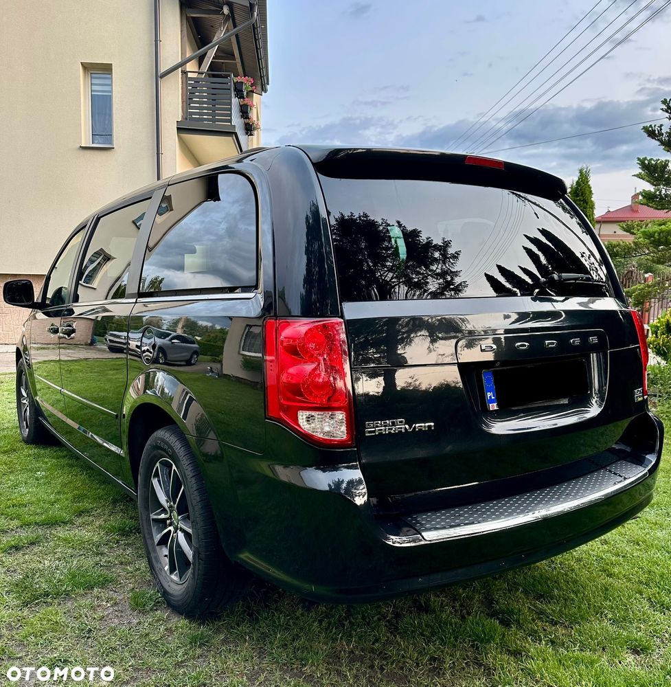 Dodge Grand Caravan - 4