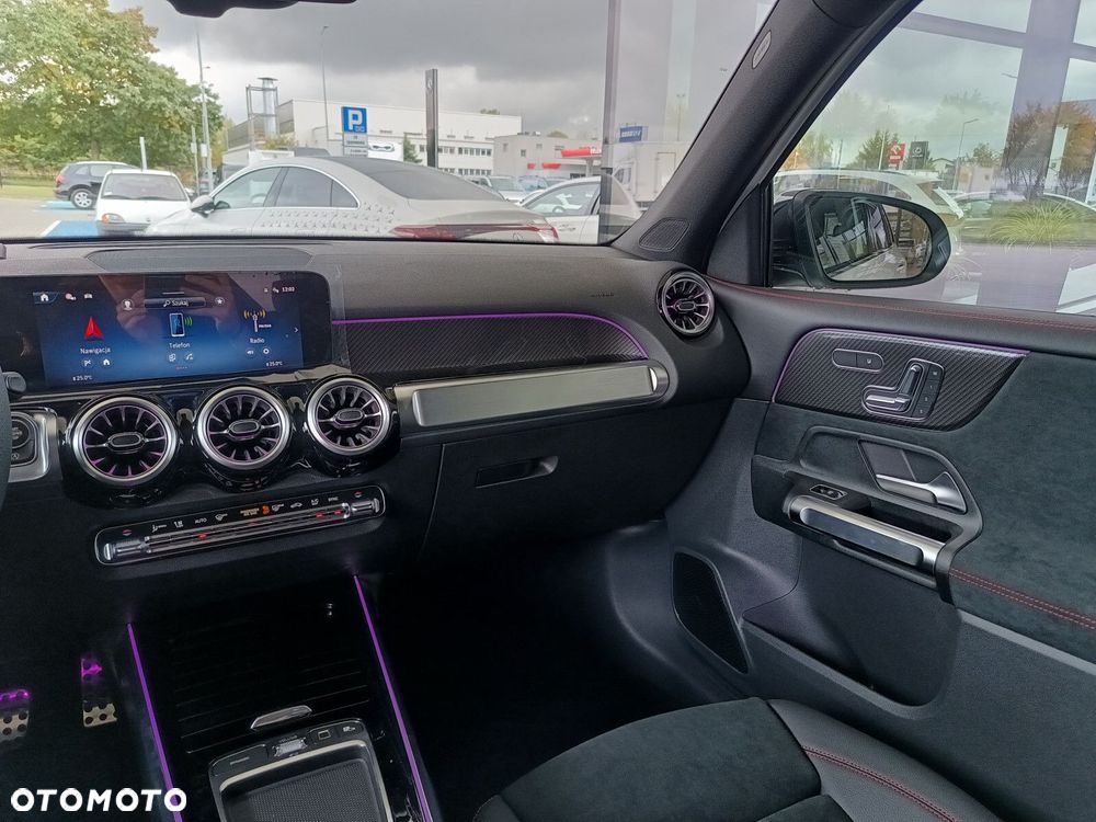 Mercedes-Benz GLB - 14