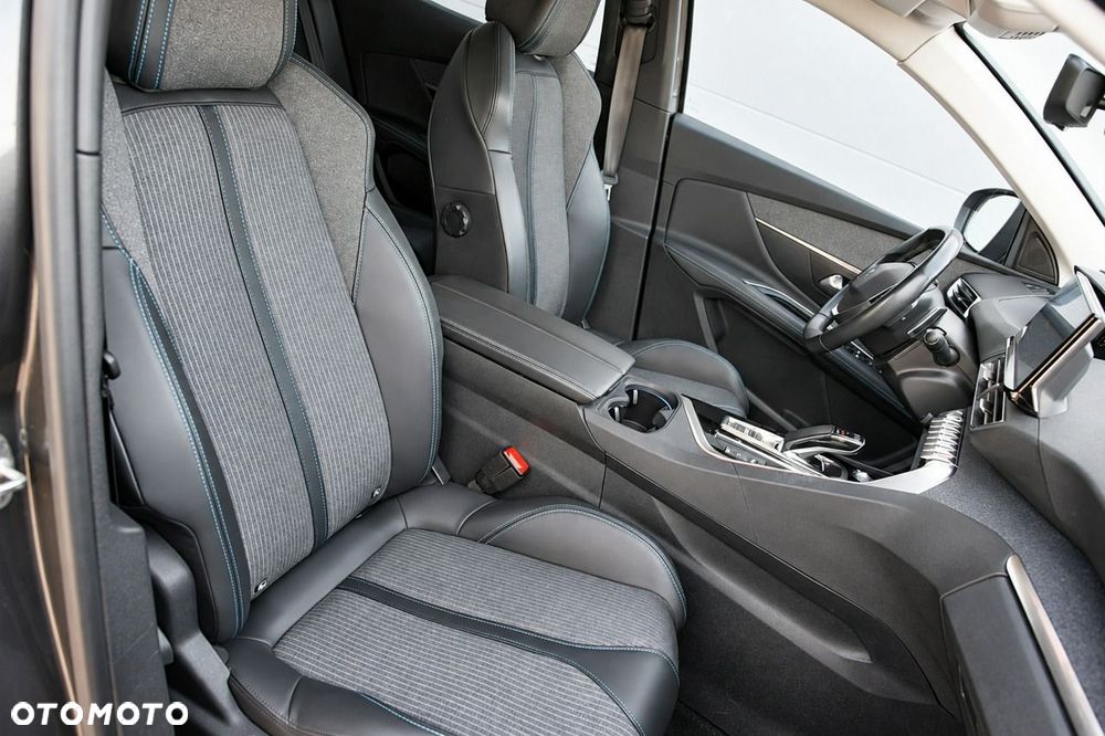 Peugeot 3008 1.6 PureTech Hybrid PHEV Allure Pack S&S EAT8 - 23