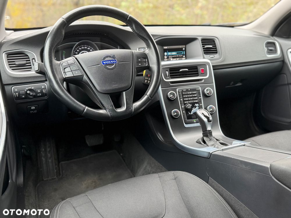 Volvo V60 D2 Geartronic Powershift Momentum - 11