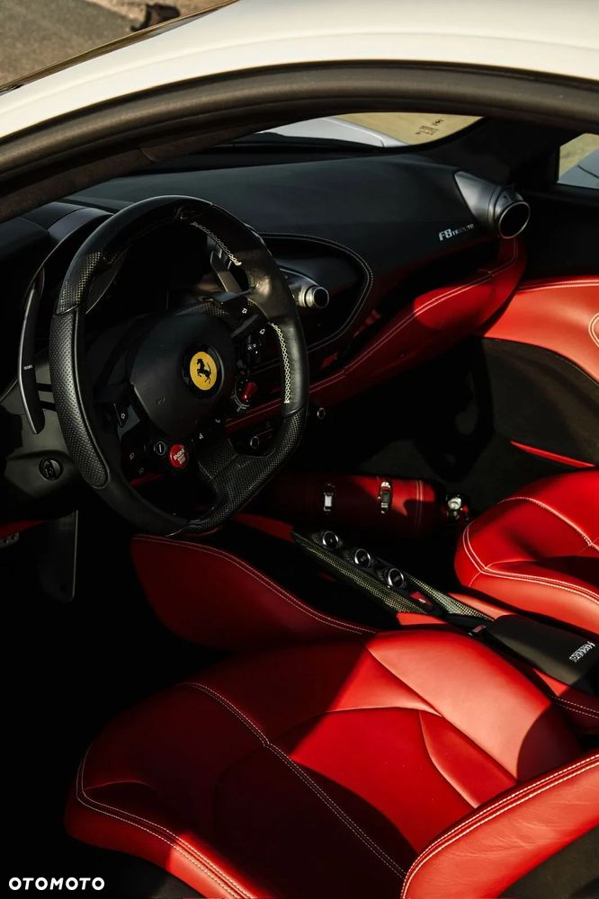Ferrari F8 Tributo - 11