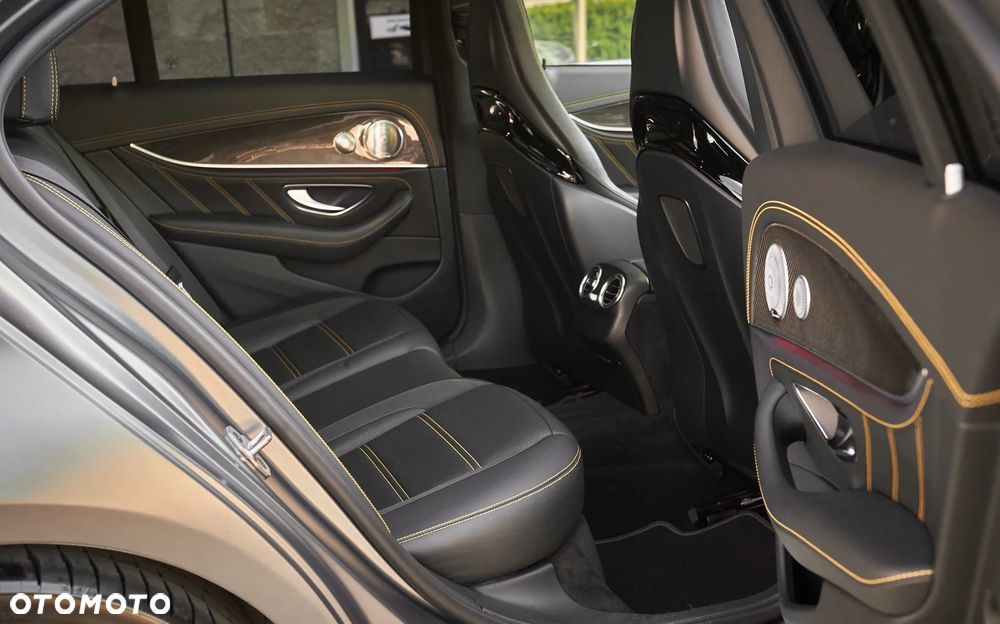 Mercedes-Benz Klasa E AMG 63 S 4Matic AMG Speedshift 9G-MCT Edition 1 - 16