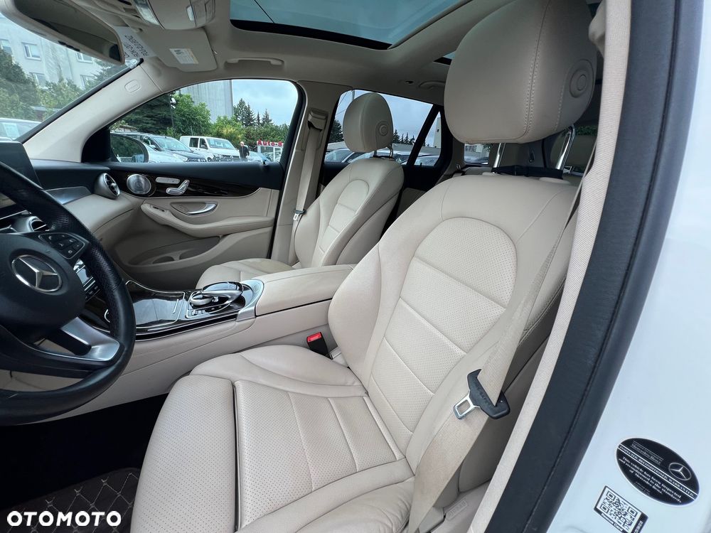 Mercedes-Benz GLC 300 Coupe 4Matic 9G-TRONIC - 9