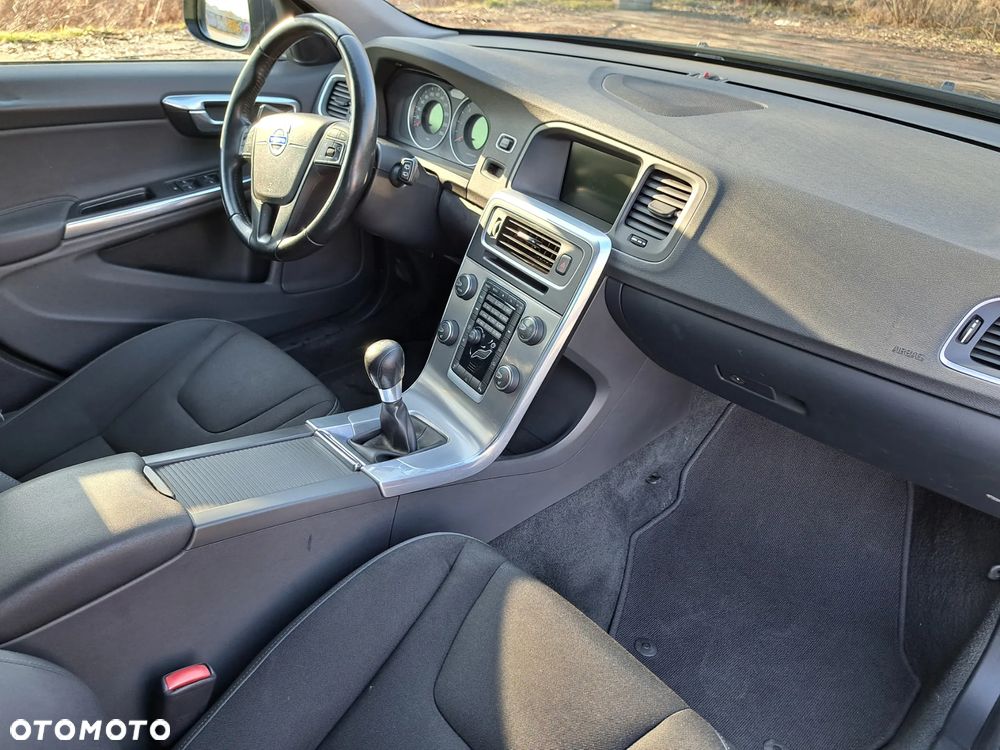 Volvo V60 D3 Kinetic - 19