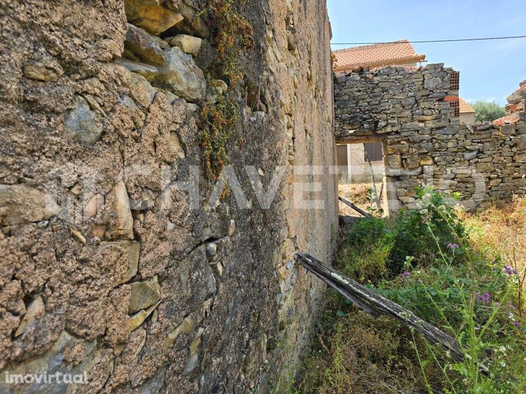 Casa Antiga para reconstruir em Avecasta. - Grande imagem: 4/34