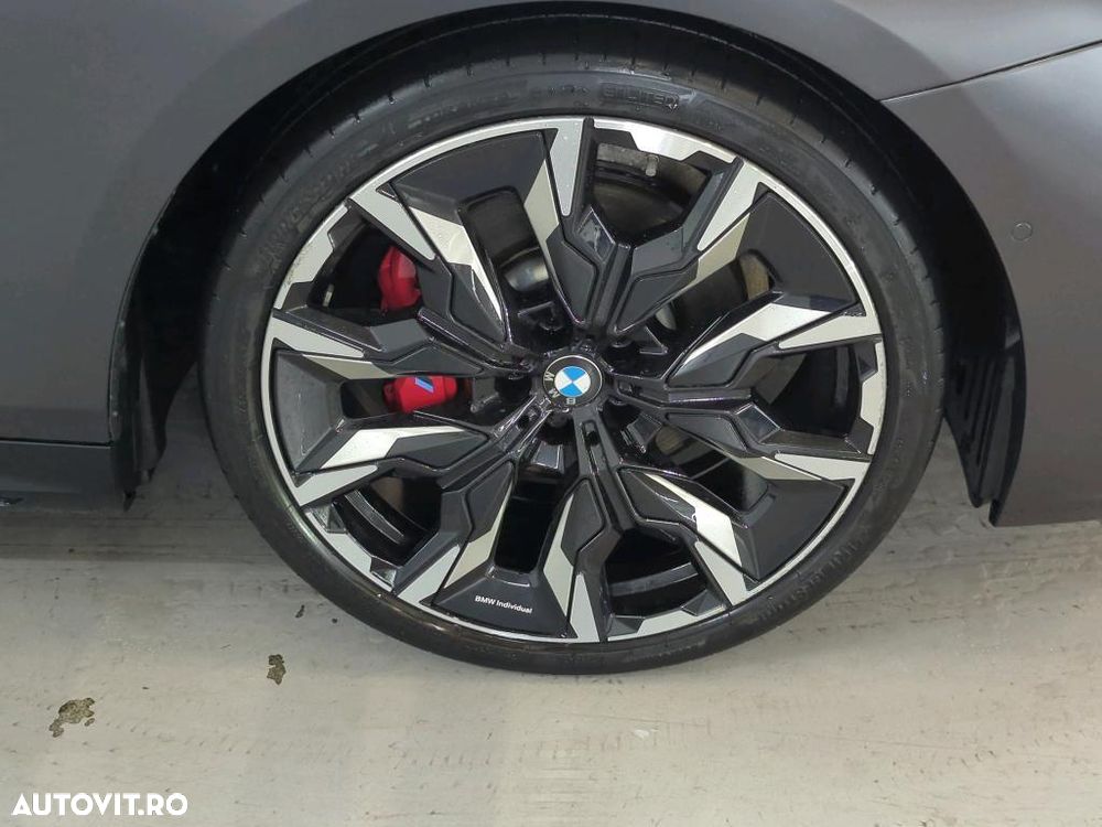 BMW Seria 5 520i AT MHEV - 11