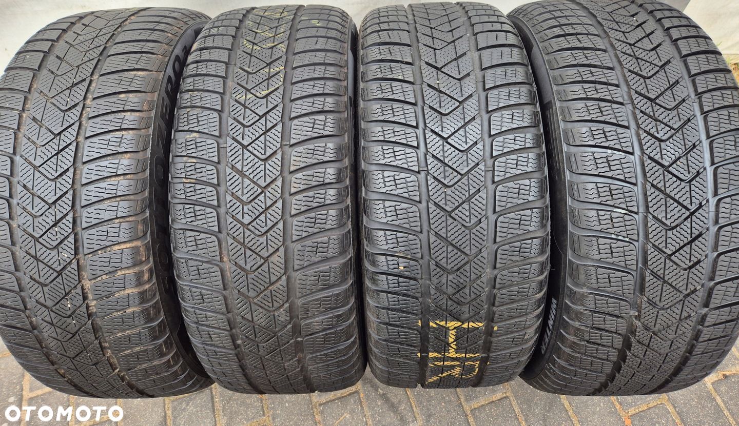 235/45/18 235/45r18 Pirelli Winter SottoZero 3 98v T0 - 1
