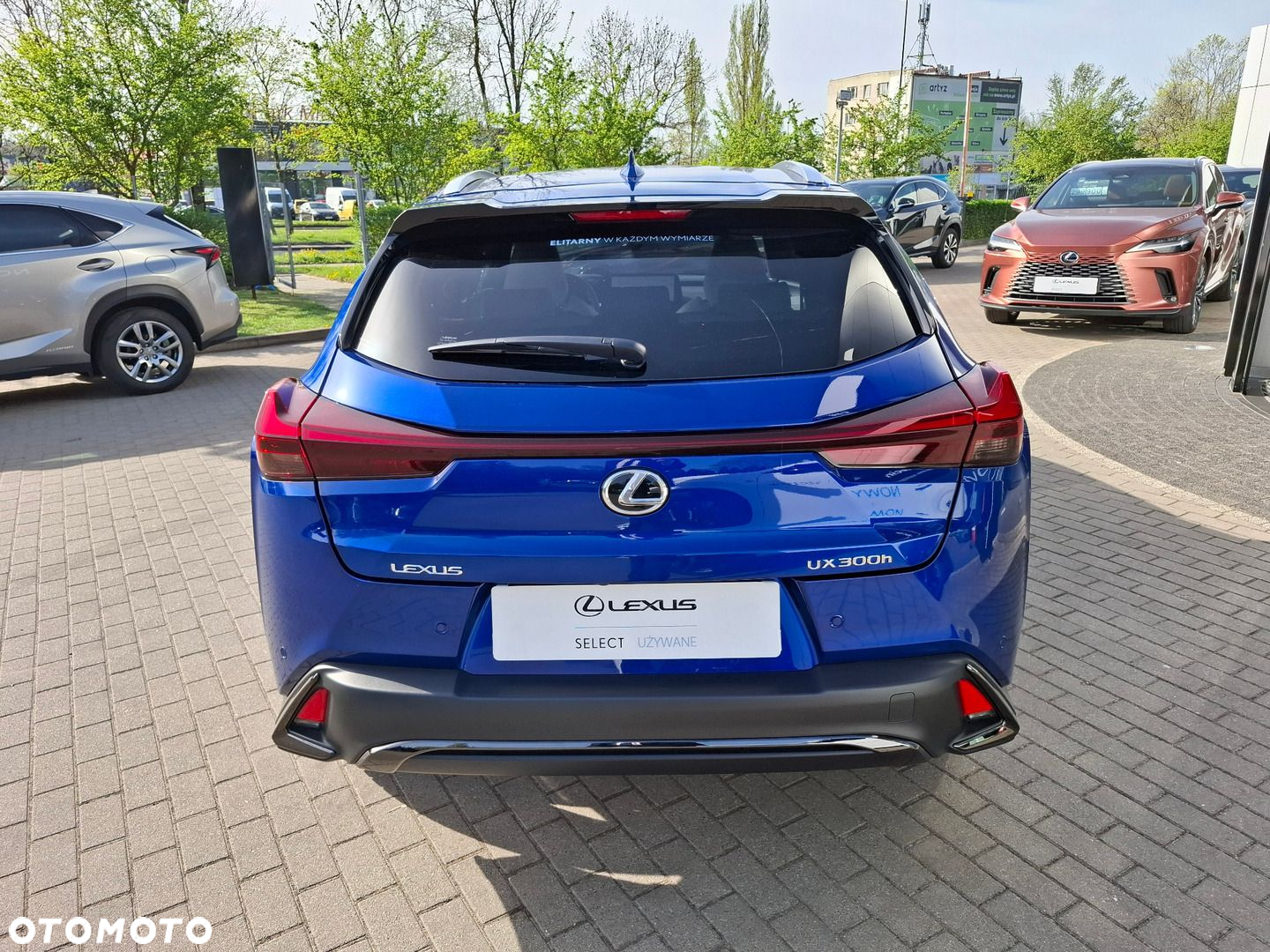 Lexus UX - 4