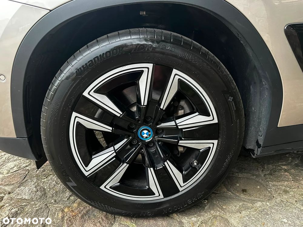 BMW iX3 Standard - 23