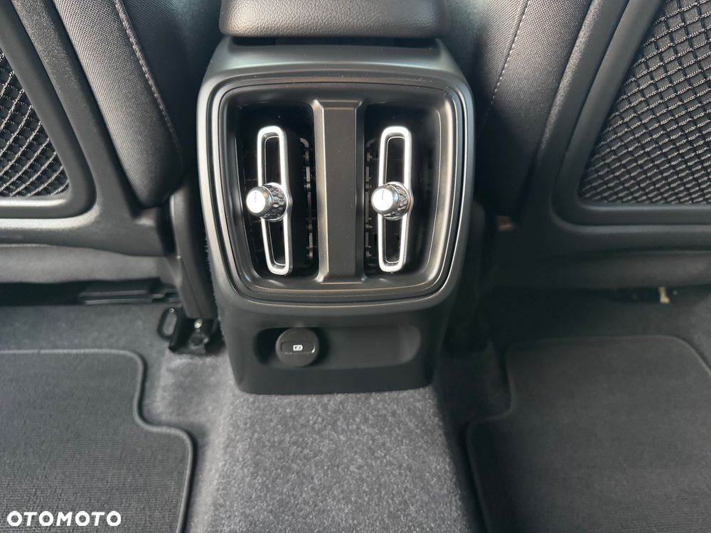 Volvo XC 40 T2 Core - 28