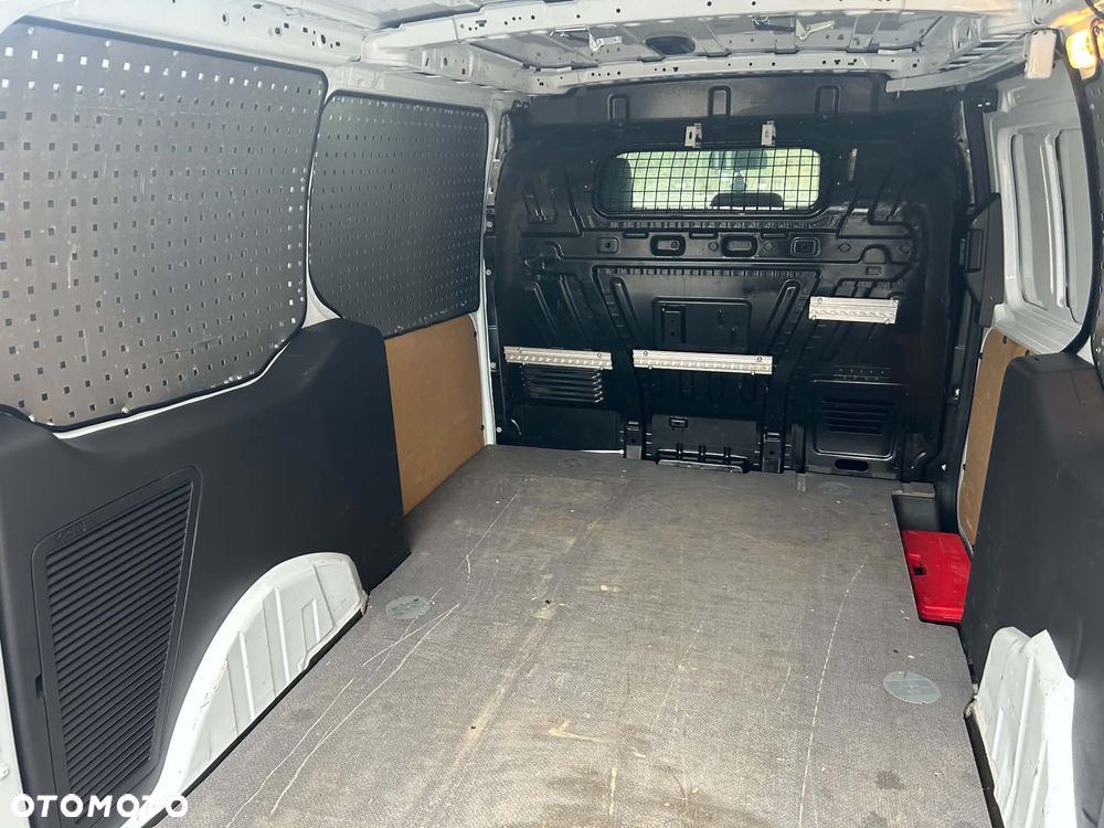 Ford Transit Connect - 19