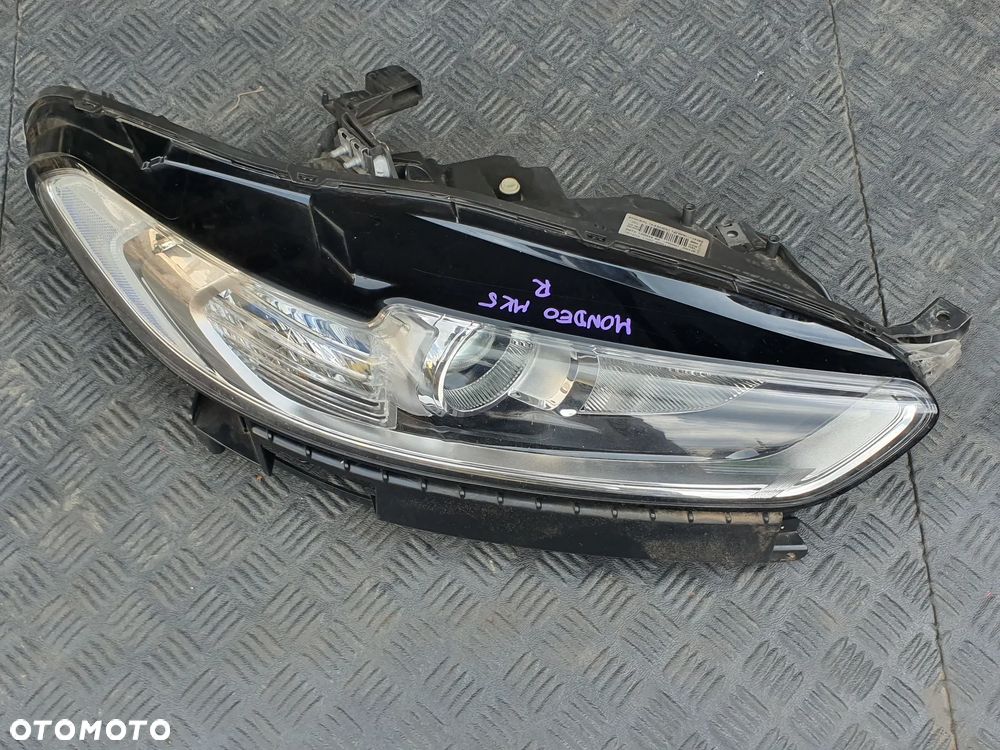 FORD MONDEO MK5 MKV 14-19 LAMPA PRZEDNIA PRAWA SOCZEWKA DS73-13W029-BE - 1