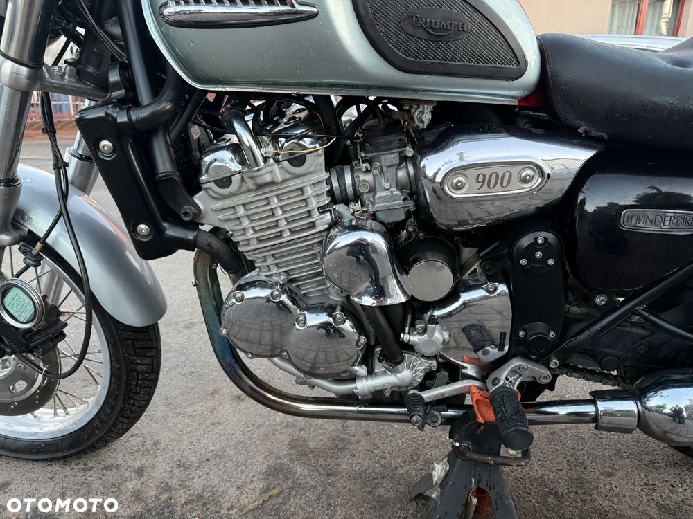 Triumph Thunderbird - 14