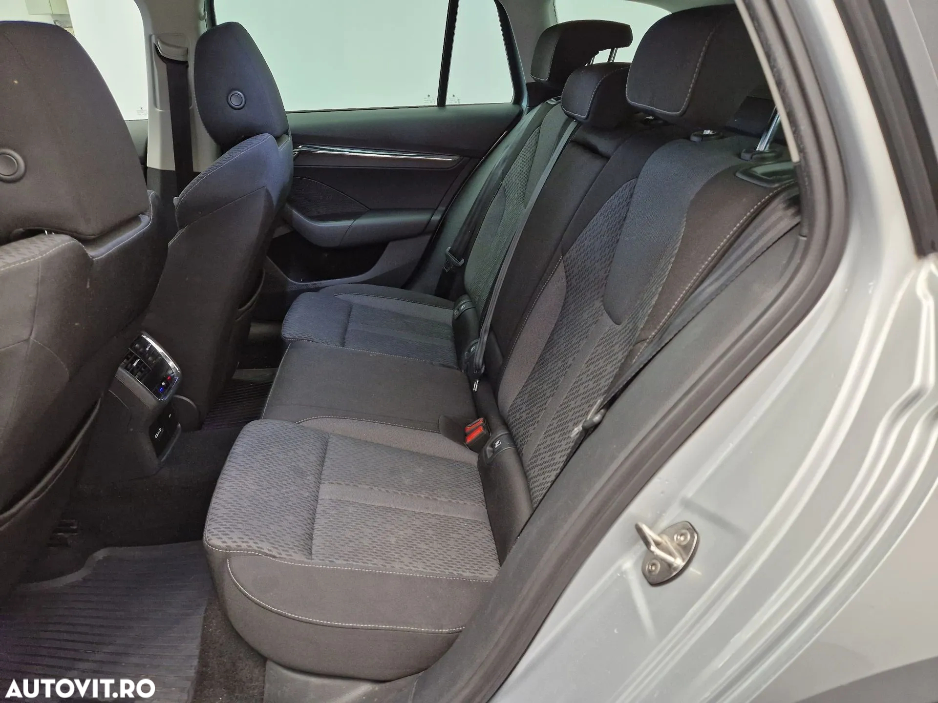 Skoda Octavia Combi 2.0 TDI DSG Style - 12