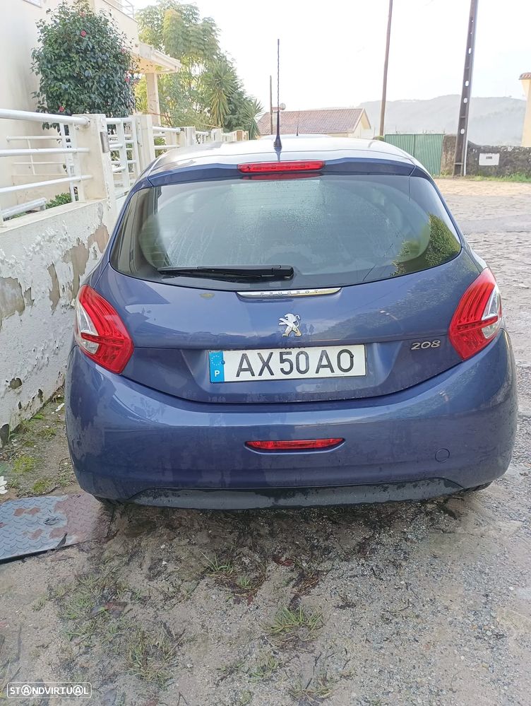 Peugeot 208 - 4