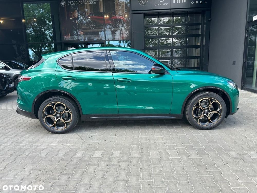 Alfa Romeo Stelvio - 8