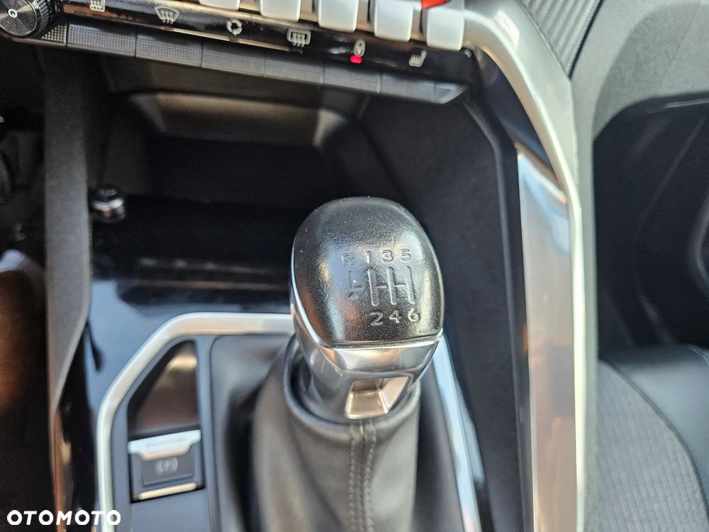 Peugeot 5008 PureTech 130 Stop & Start Roadtrip - 33