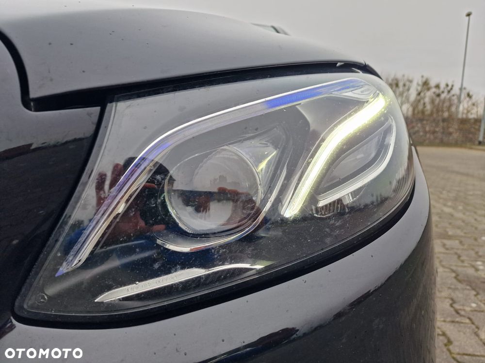 Mercedes-Benz Klasa E 220 d 4-Matic 9G-TRONIC - 9
