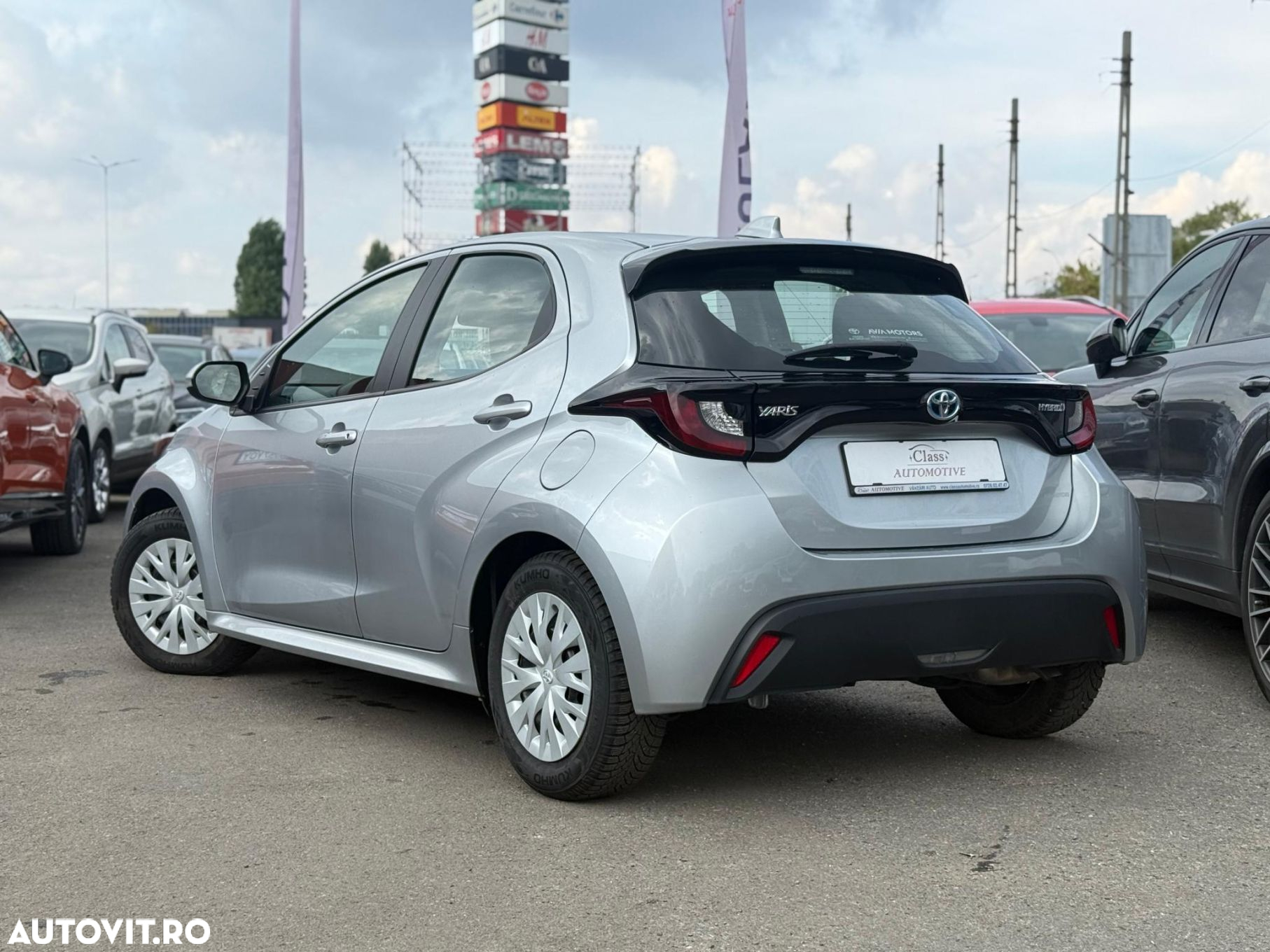 Toyota Yaris - 10