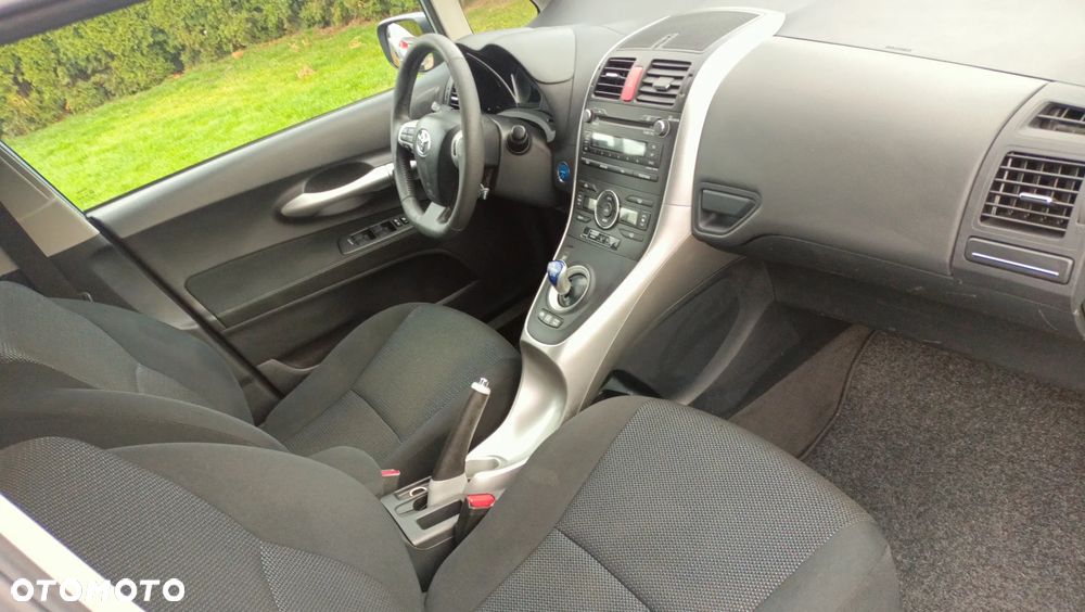 Toyota Auris 1.8 HSD Luna - 22