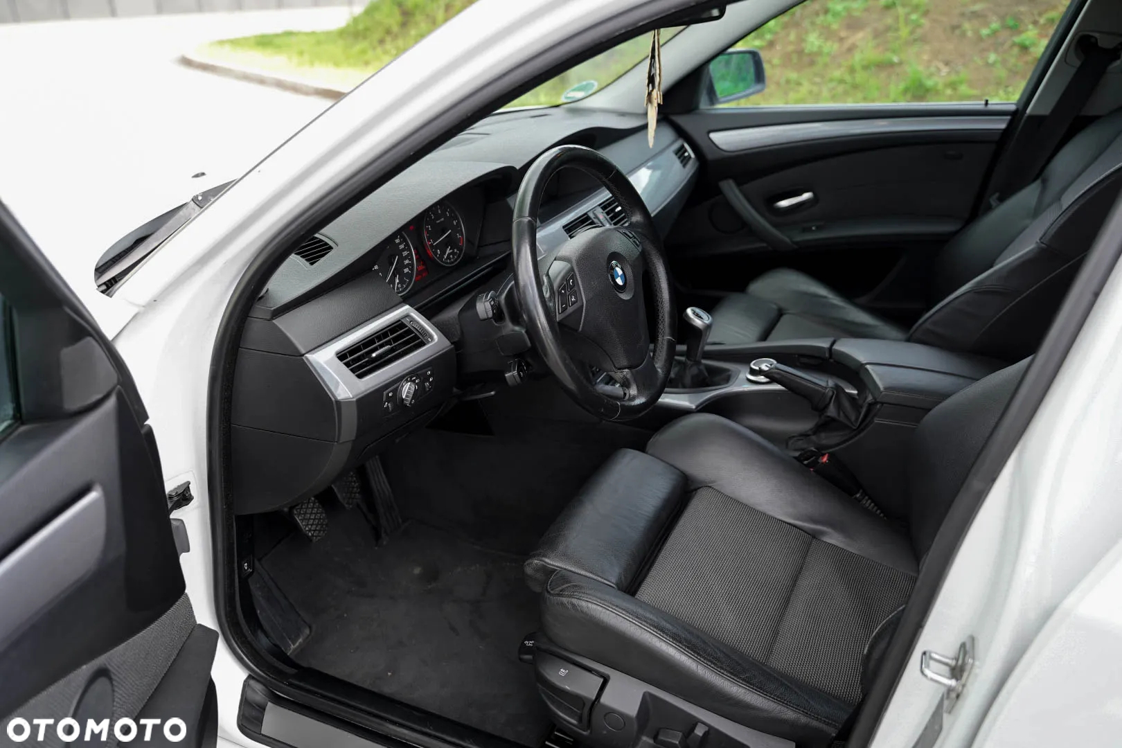 BMW Seria 5 520i - 8