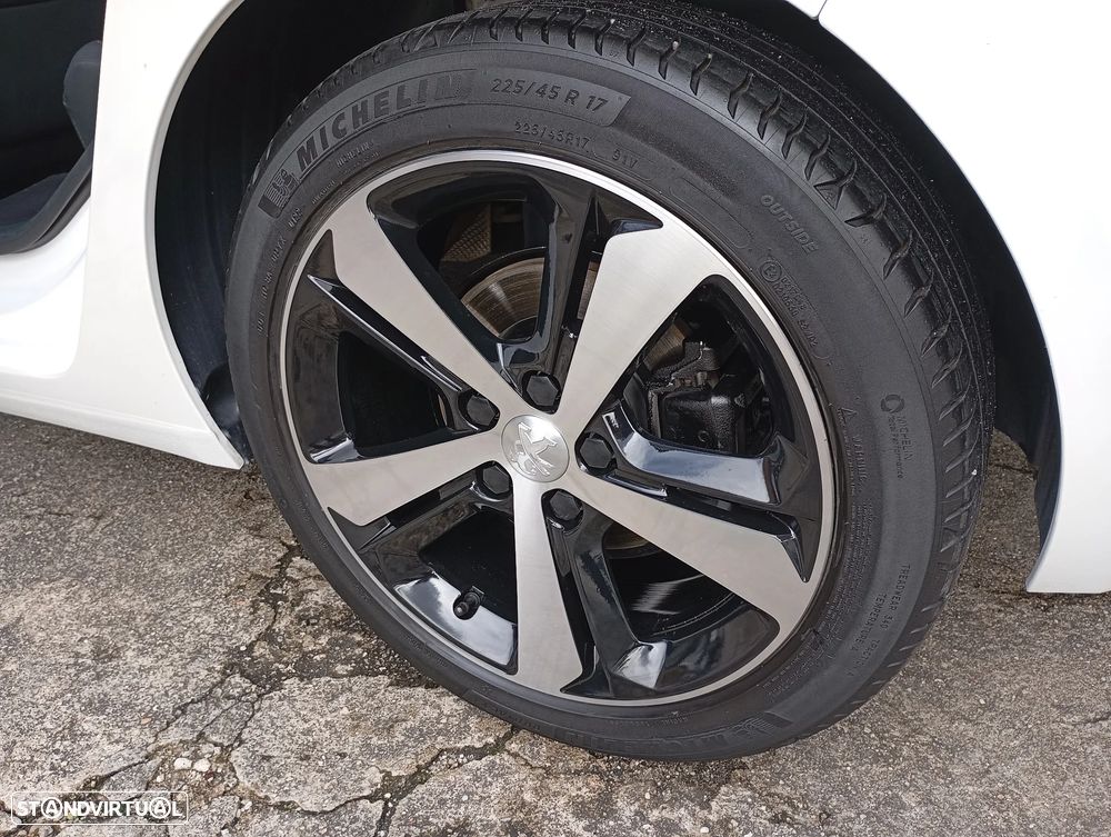 Peugeot 308 1.2 PureTech GT EAT8 - 13