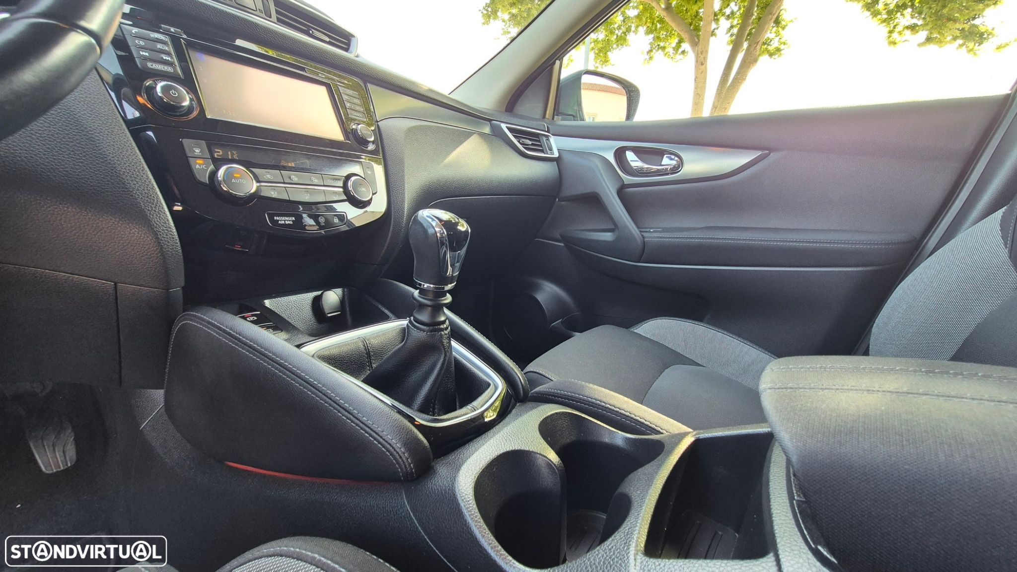 Nissan Qashqai 1.2 DIG-T N-Connecta 18 - 31