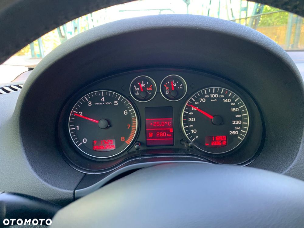 Audi A3 3-drzwiowe 1.6 Ambiente - 29