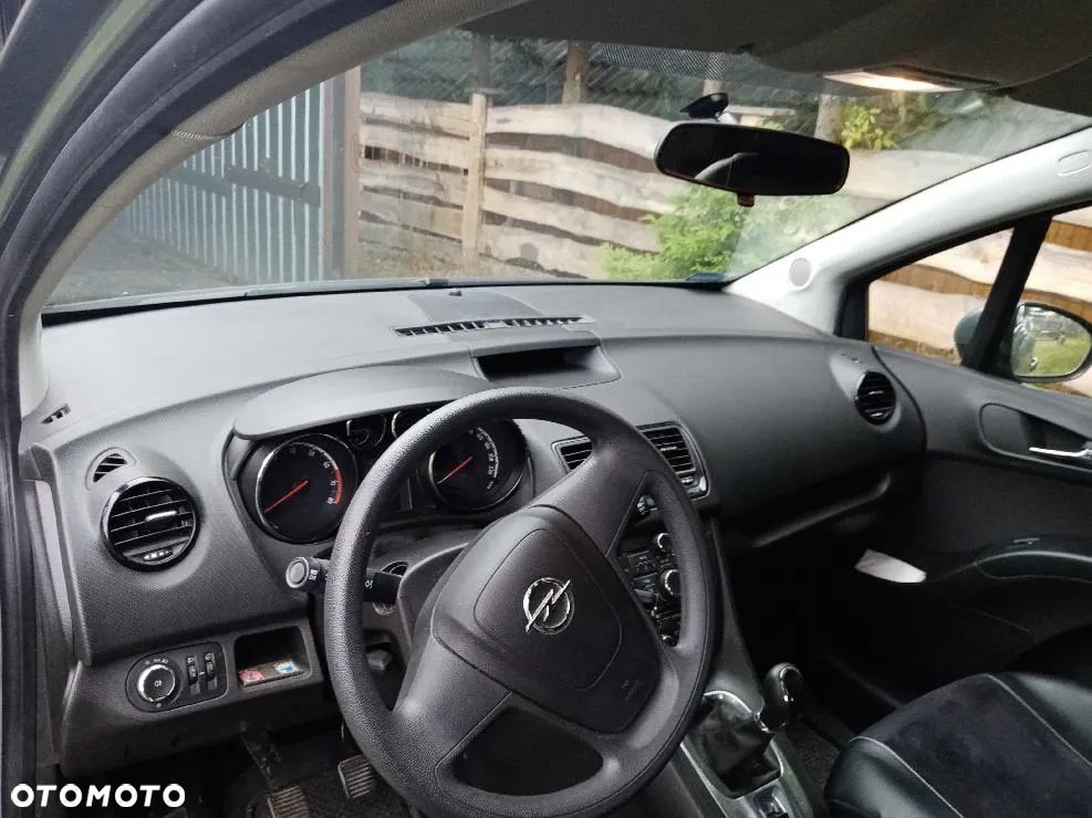 Opel Meriva - 11