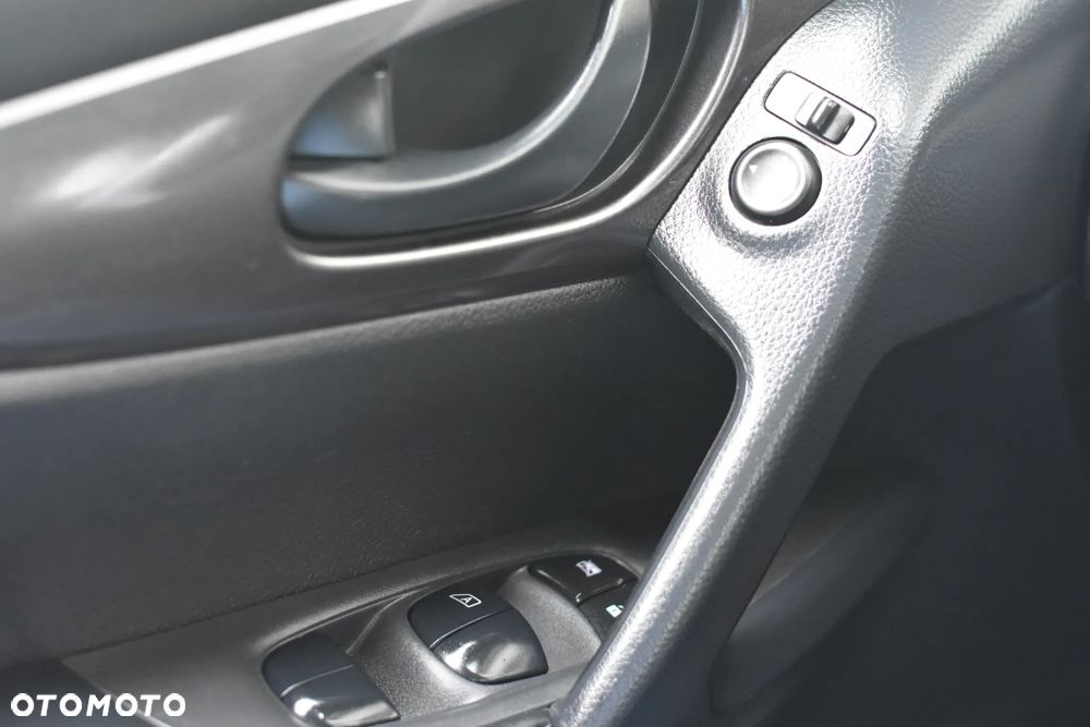 Nissan Qashqai - 32
