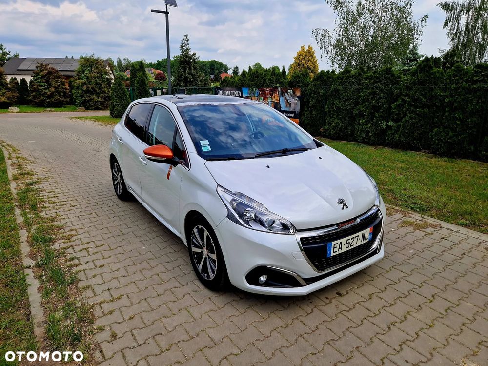Peugeot 208 - 16