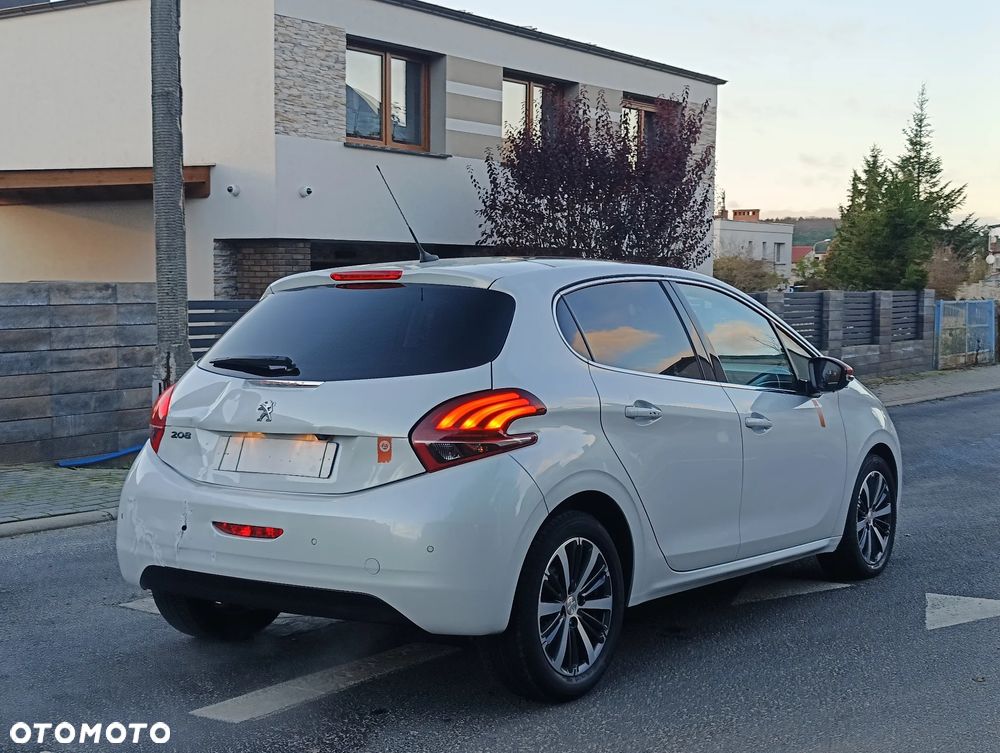 Peugeot 208 PureTech 110 Stop & Start EAT6 Tech Edition - 4