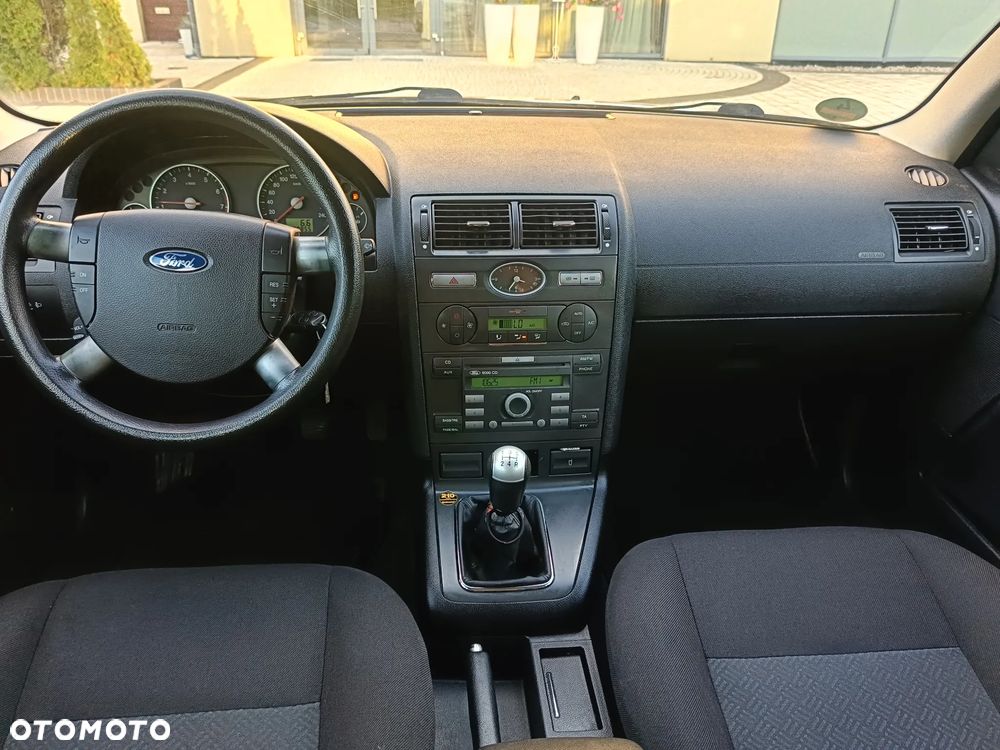 Ford Mondeo 1.8 Ghia - 4