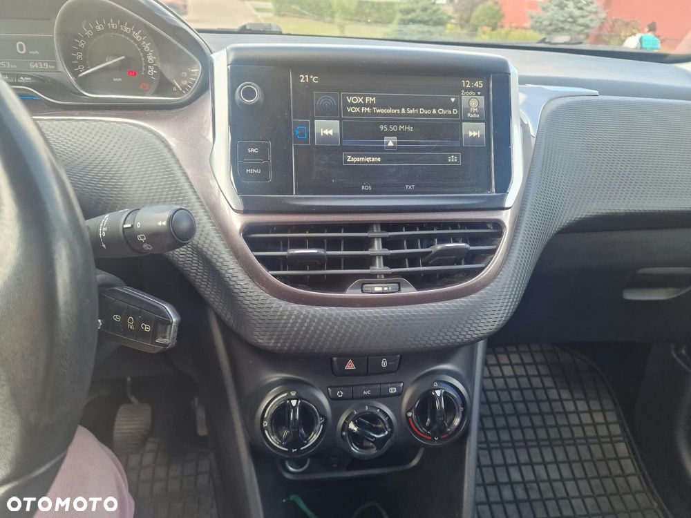 Peugeot 2008 1.2 Pure Tech Style - 5