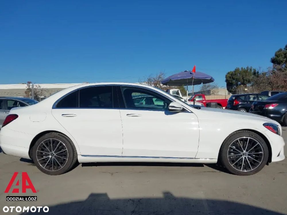 Mercedes-Benz Klasa C 300 9G-TRONIC - 9