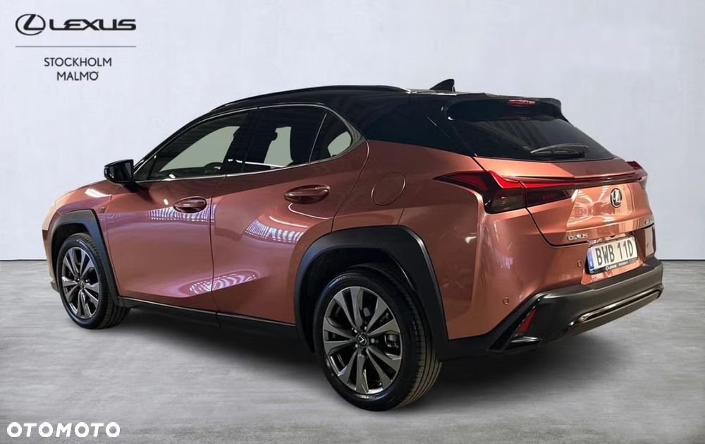 Lexus UX - 4