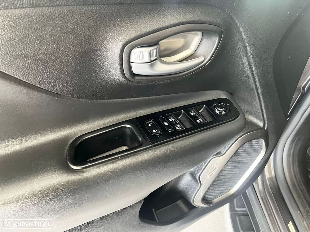 Jeep Renegade 1.0 T Limited - 18