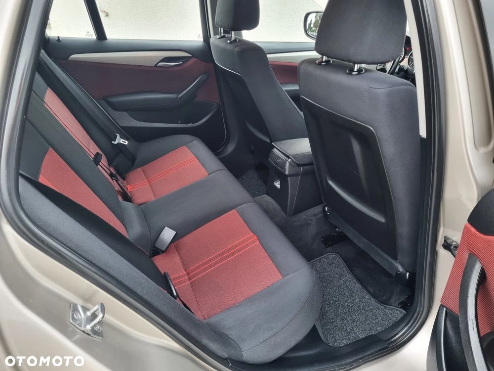 BMW X1 xDrive18d xLine - 11