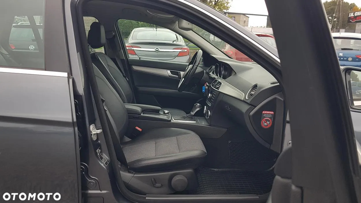 Mercedes-Benz Klasa C 220 T CDI DPF Automatik BlueEFFICIENCY Avantgarde - 28
