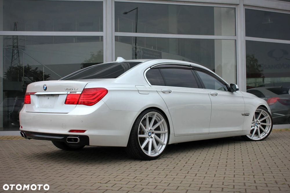BMW Seria 7 750Li - 7