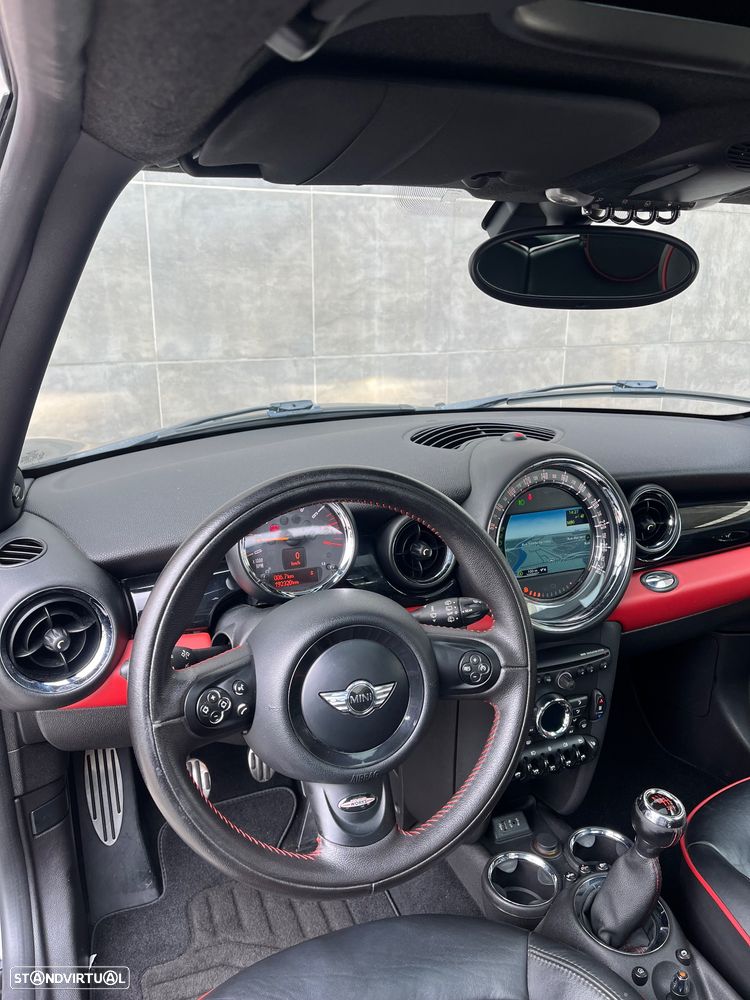 MINI 3 Portas John Cooper Works - 13