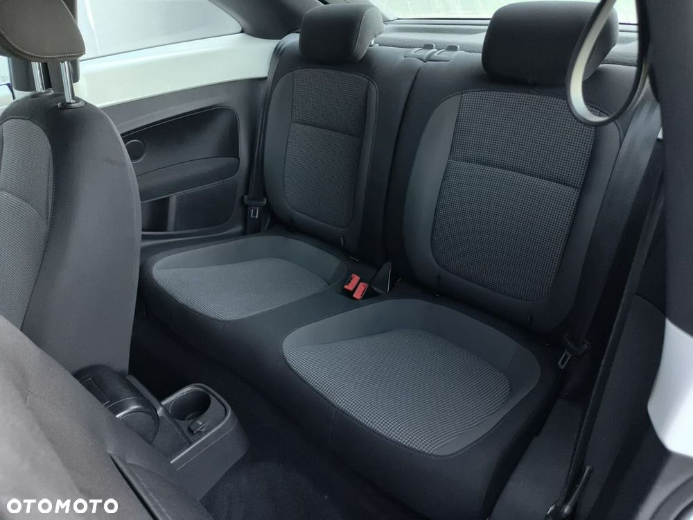 Volkswagen New Beetle - 16