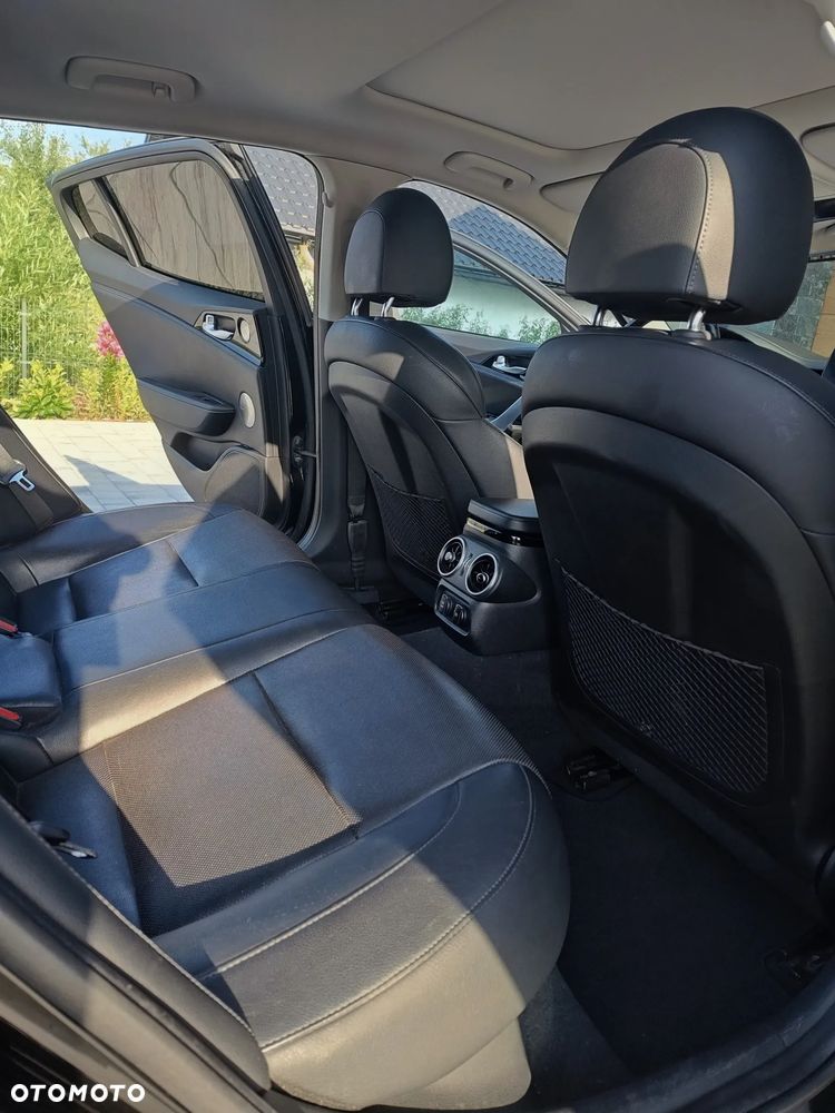 Kia Stinger 2.0 T-GDI GT Line - 13