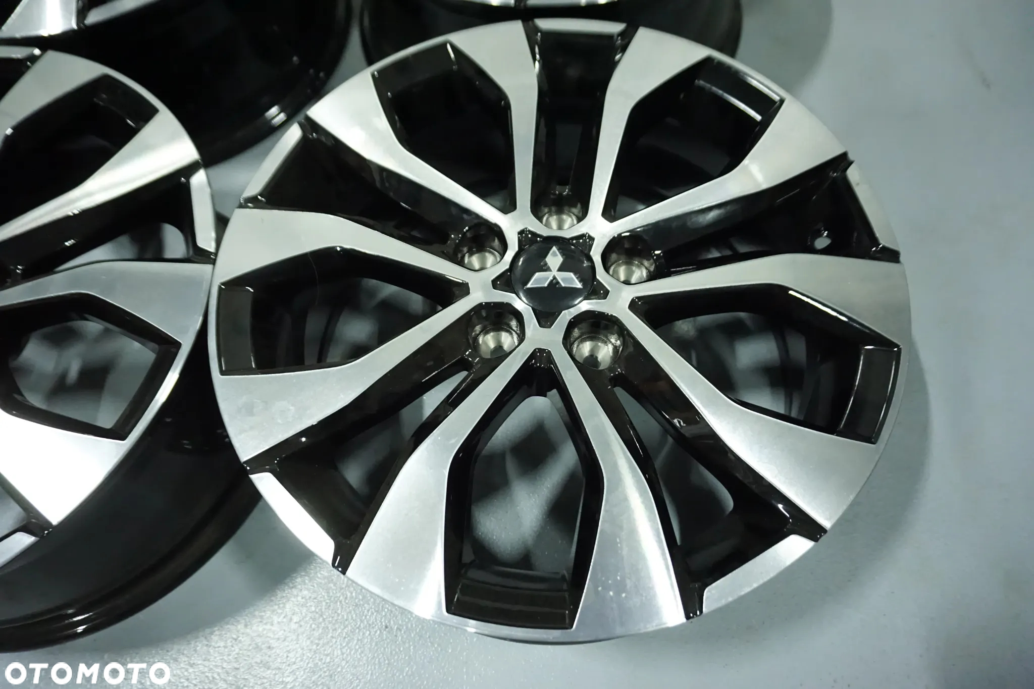 Felgi Aluminiowe  17 MITSUBISHI ECLIPSE LANCER ASX OUTLANDER 5x114,3 - 8