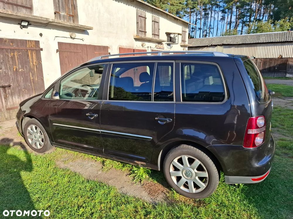 Volkswagen Touran - 2
